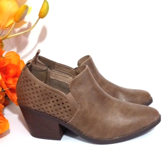 JELLYPOP BROWN BLOCK HEEL ANKLE BOOTS SIZE 7 NWT - Picture 2 of 8